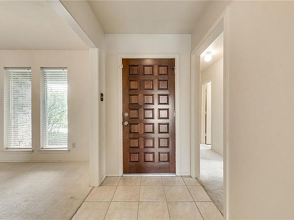 3rd image of 5423 Barcelona Dr