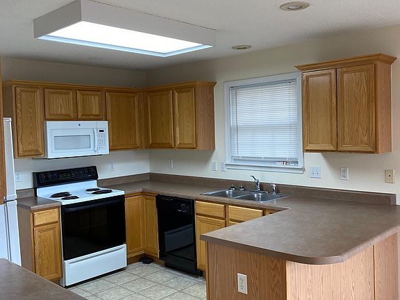 2nd image of 2308 Memorial Ct