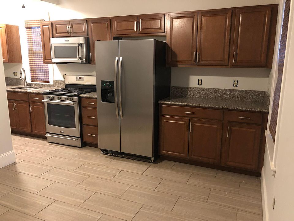 Eat In Kitchen