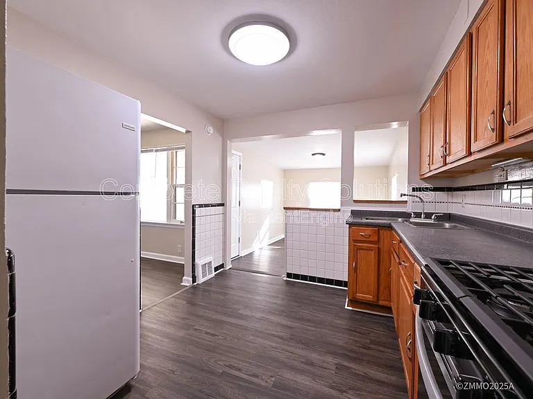 10200 Tappan Dr — Photo 2