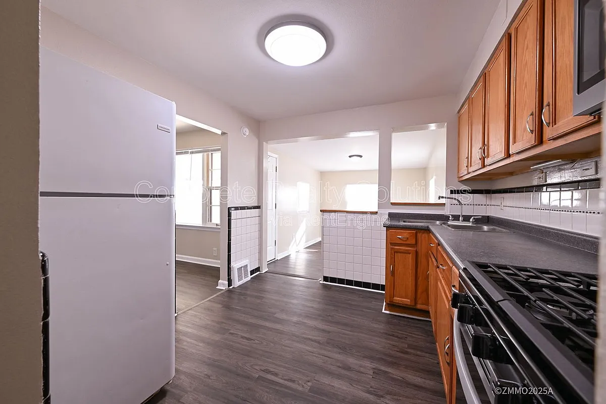 Building Photo - 10200 Tappan Dr