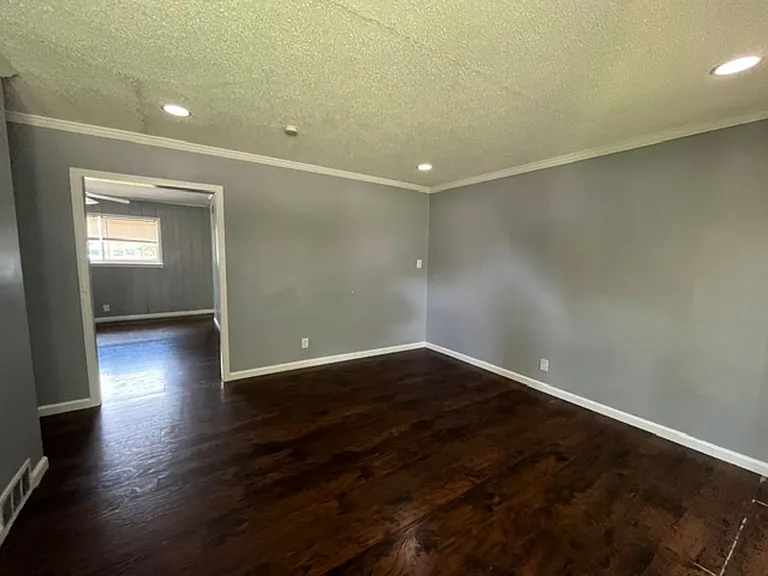 7917 Southaven Cir W — Photo 2