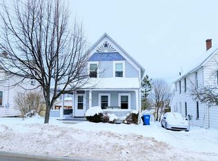 216 W Crescent St, Marquette, MI 49855