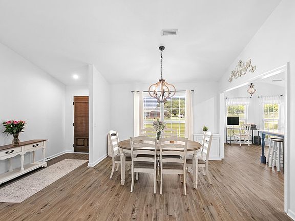 4th image of 107 Willow Oaks Dr