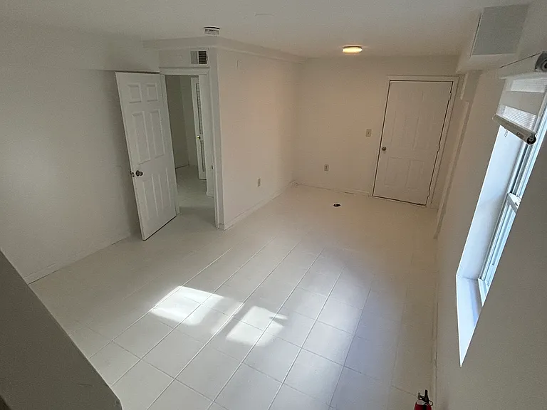 235 Keen St #1R — Photo 12