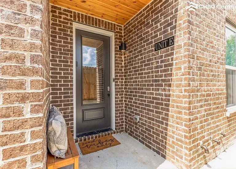 121 Neill Ave — Photo 10