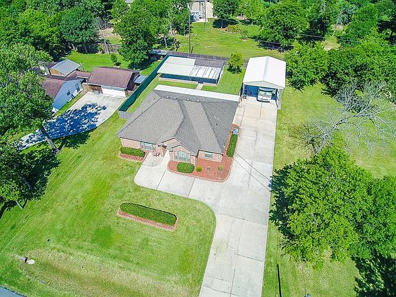 2nd image of 3212 Regal Oaks Dr
