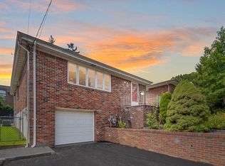 234 McCloud Dr, Fort Lee, NJ 07024