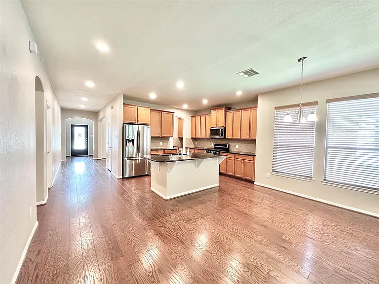 25323 Lisburn Dr — Photo 10