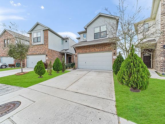 3rd image of 16035 Thornbill Ln