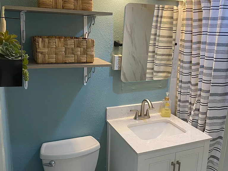 445 Kaiolu St #408 — Photo 6