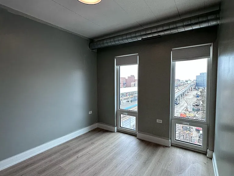 933 W Belmont Ave #505 — Photo 7