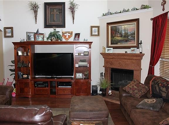 5th image of 3813 Sevenoaks Dr