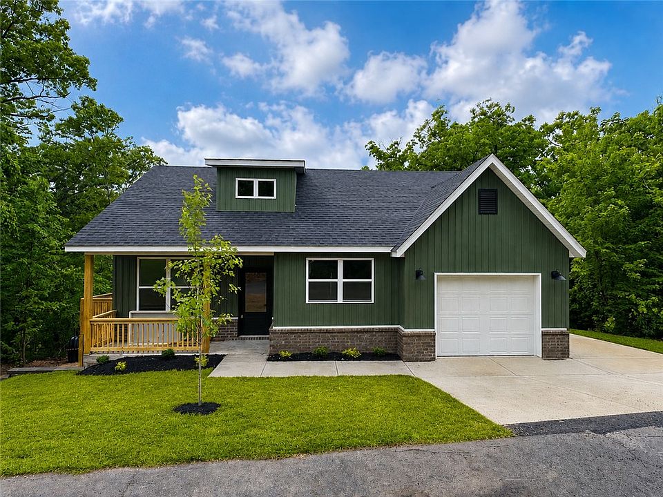 1st image of 30 Grantham Dr