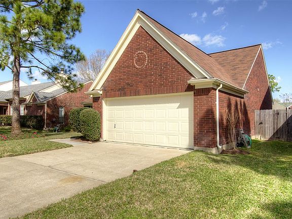 3rd image of 5546 Clintridge Dr