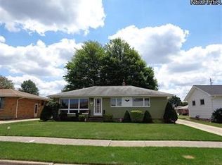 9851 Tracy Trl, Parma, OH 44130