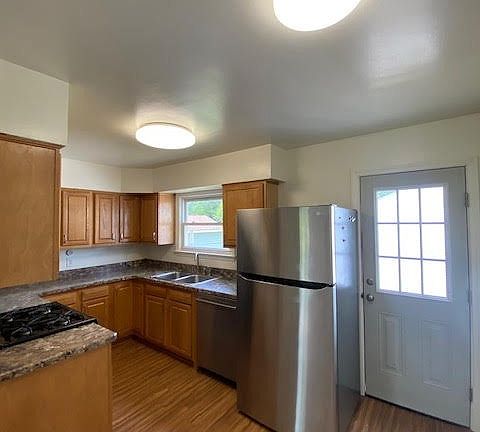 5th image of 124 Marshall Ave