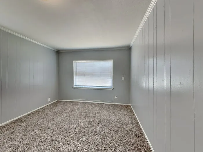 2126 Ridgeway St — Photo 11