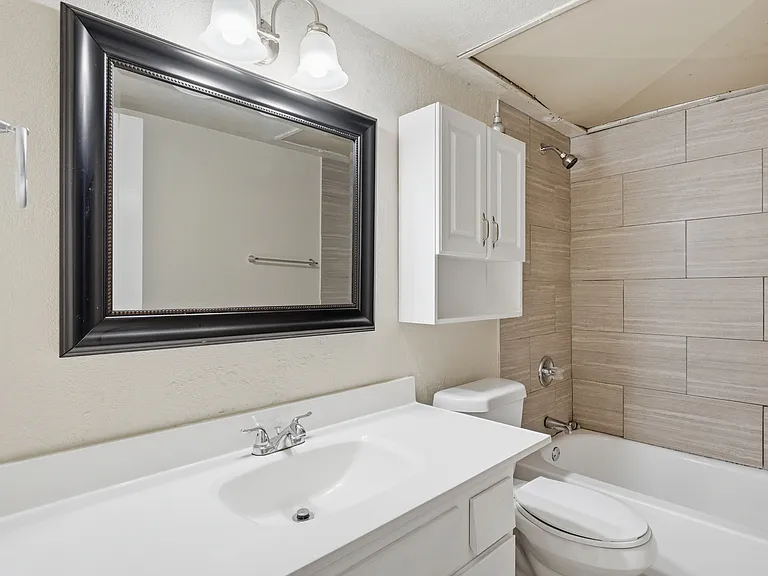 1373 Oakbluff Dr — Photo 18