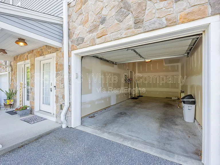 28 Armstrong Rd #C21 — Photo 25
