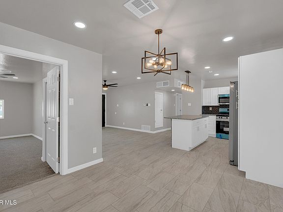 4th image of 10141 Alcan St