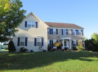 922 Tyler Cir, Stewartsville, NJ 08886