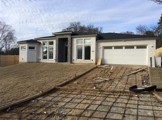 6817 Lacywood Ln, Dallas, TX 75227
