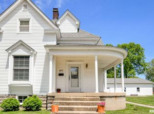 917 W Adams St, Taylorville, IL 62568