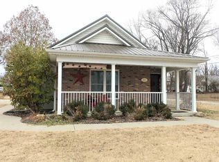 301 NW 12th St, Washington, IN 47501
