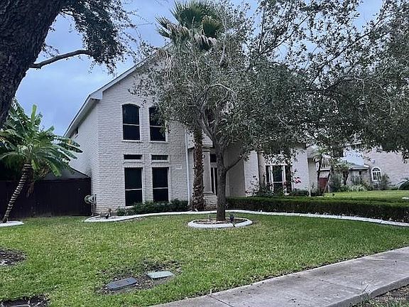 2nd image of 3101 Santa Olivia St