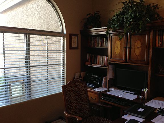 Office / 3rd bedroom