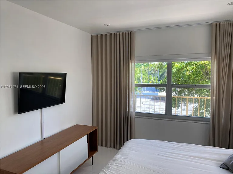 1540 Meridian Ave #4K — Photo 13