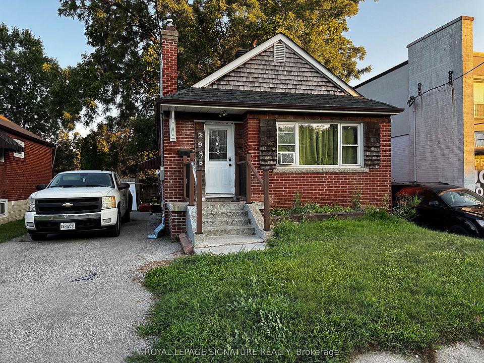 1st image of 2935 Saint Clair Ave E
