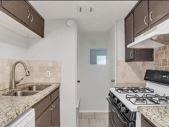 4th image of 1508 Oak Heights Dr APT B