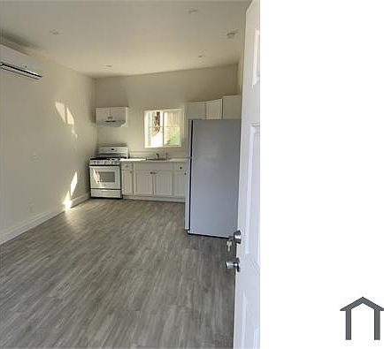 2nd image of 252 W 43rd St