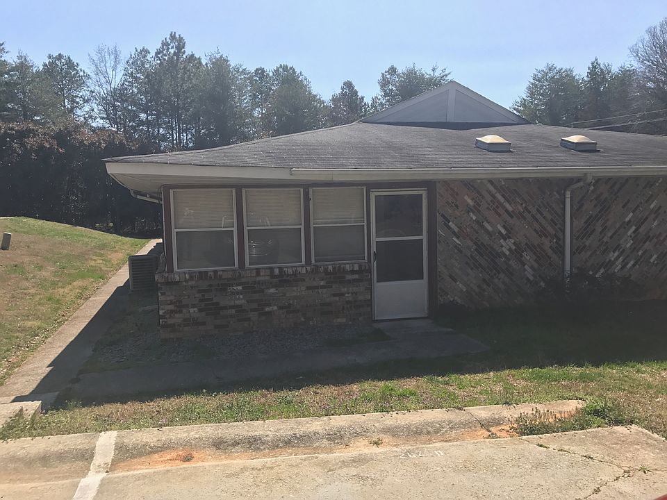 1st image of 204 Thunderbird Cir APT D