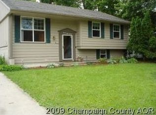 2811 Willowpark Dr, Champaign, IL
