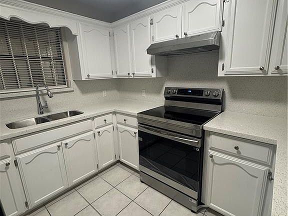4th image of 2605 S 27th St #D