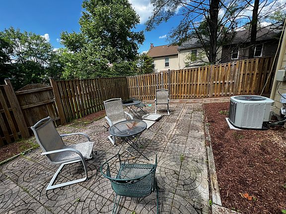 3rd image of 4787 Gainsborough Dr