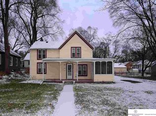 6564 Lake St, Omaha, NE 68104