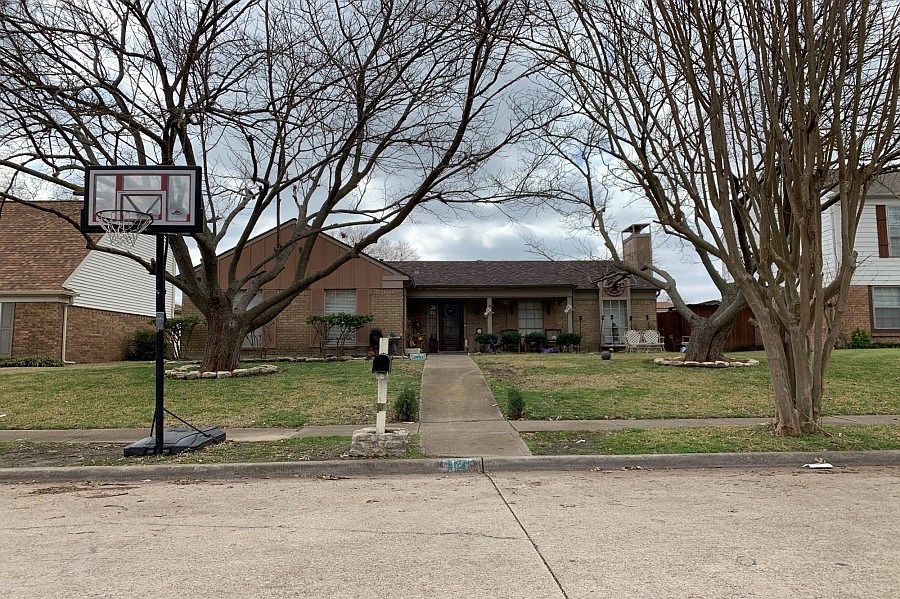 1st image of 1022 Alexandria Ave