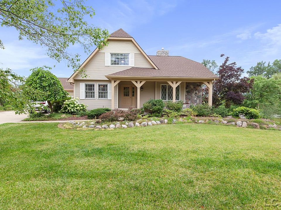 1st image of 10100 Emerald Dr