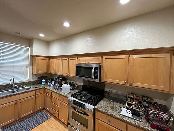 2nd image of 1029 Fuller Ter
