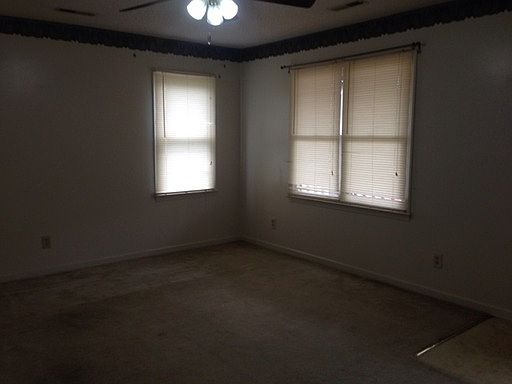 3rd image of 815 Vance St