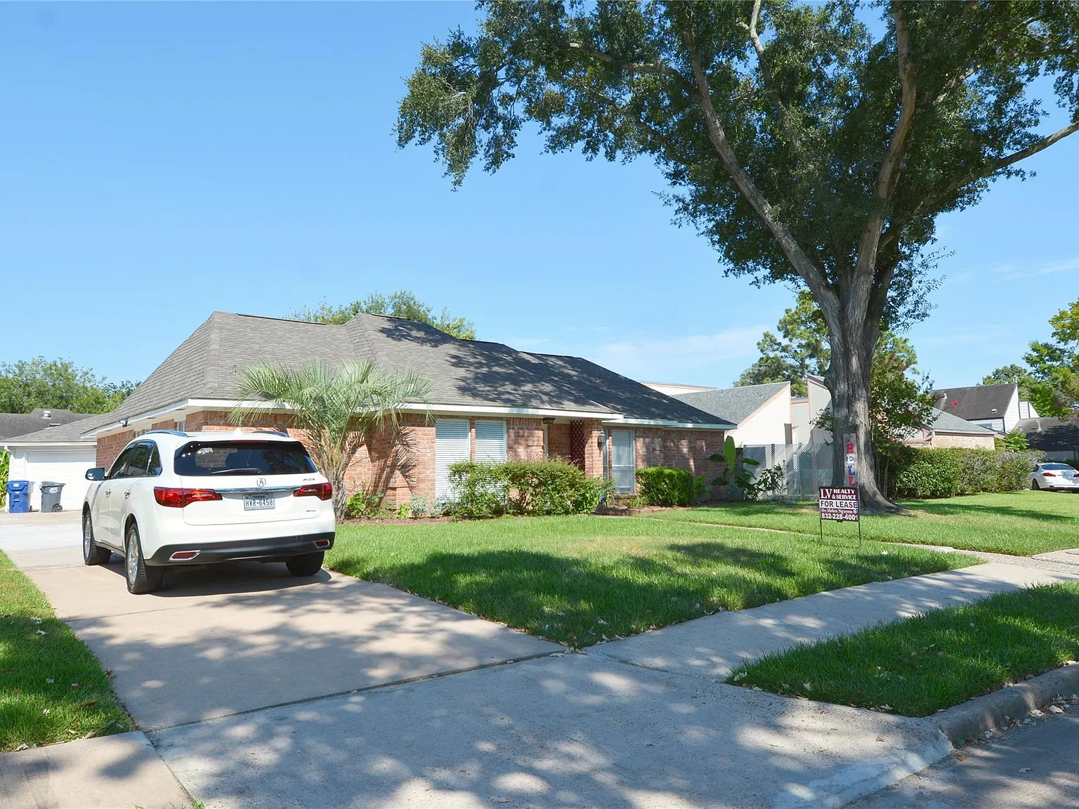 4 bed, 2.5 bath, 2187 sqft, $2,100 — Photo 1