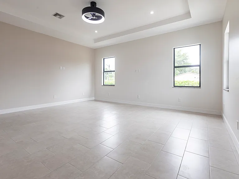 10295 Carolina St — Photo 4