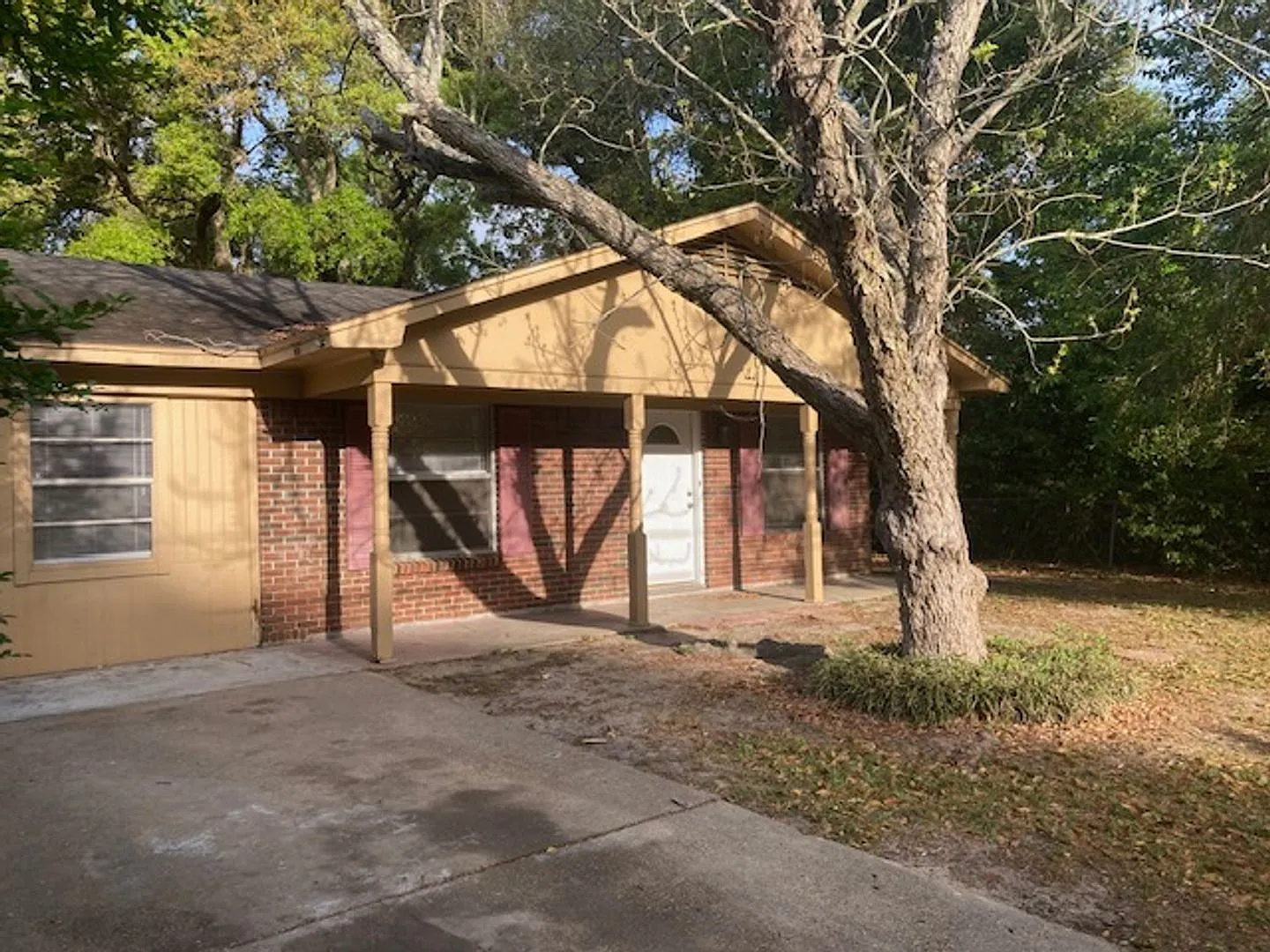 Gulfport 4 Bedroom — Photo 2