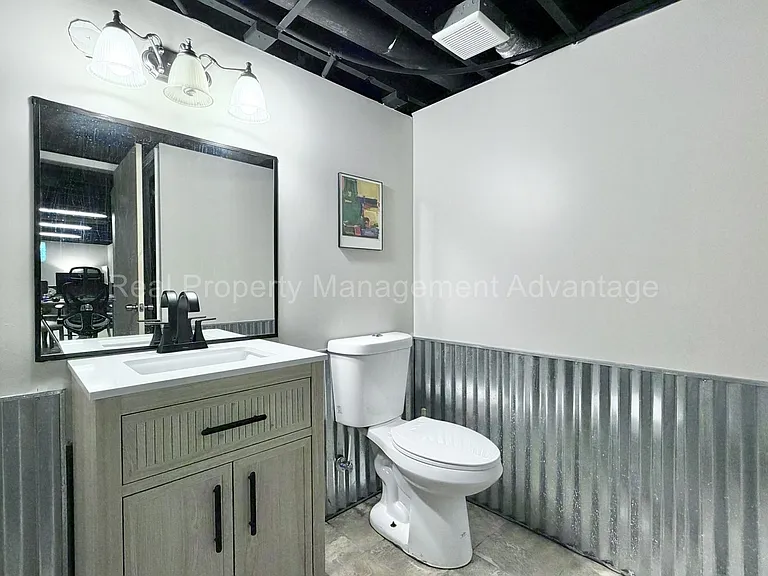 2705 Inman St — Photo 37