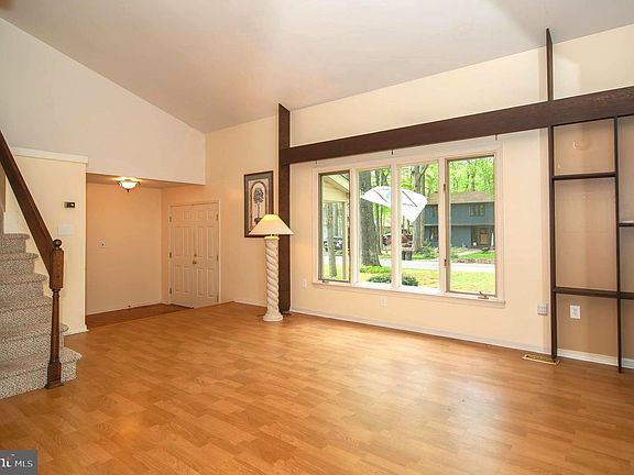 4th image of 20 Gleneagles Ct