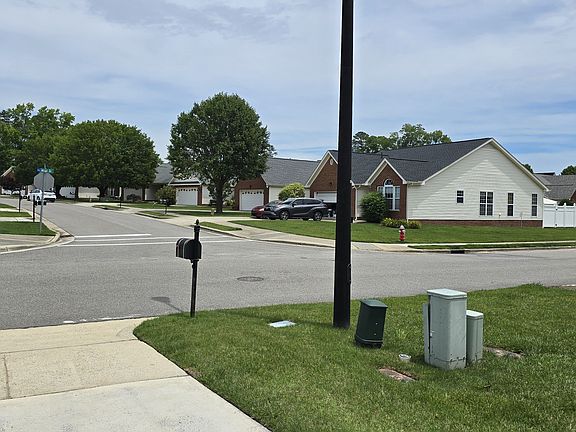 3rd image of 201 Millet Dr